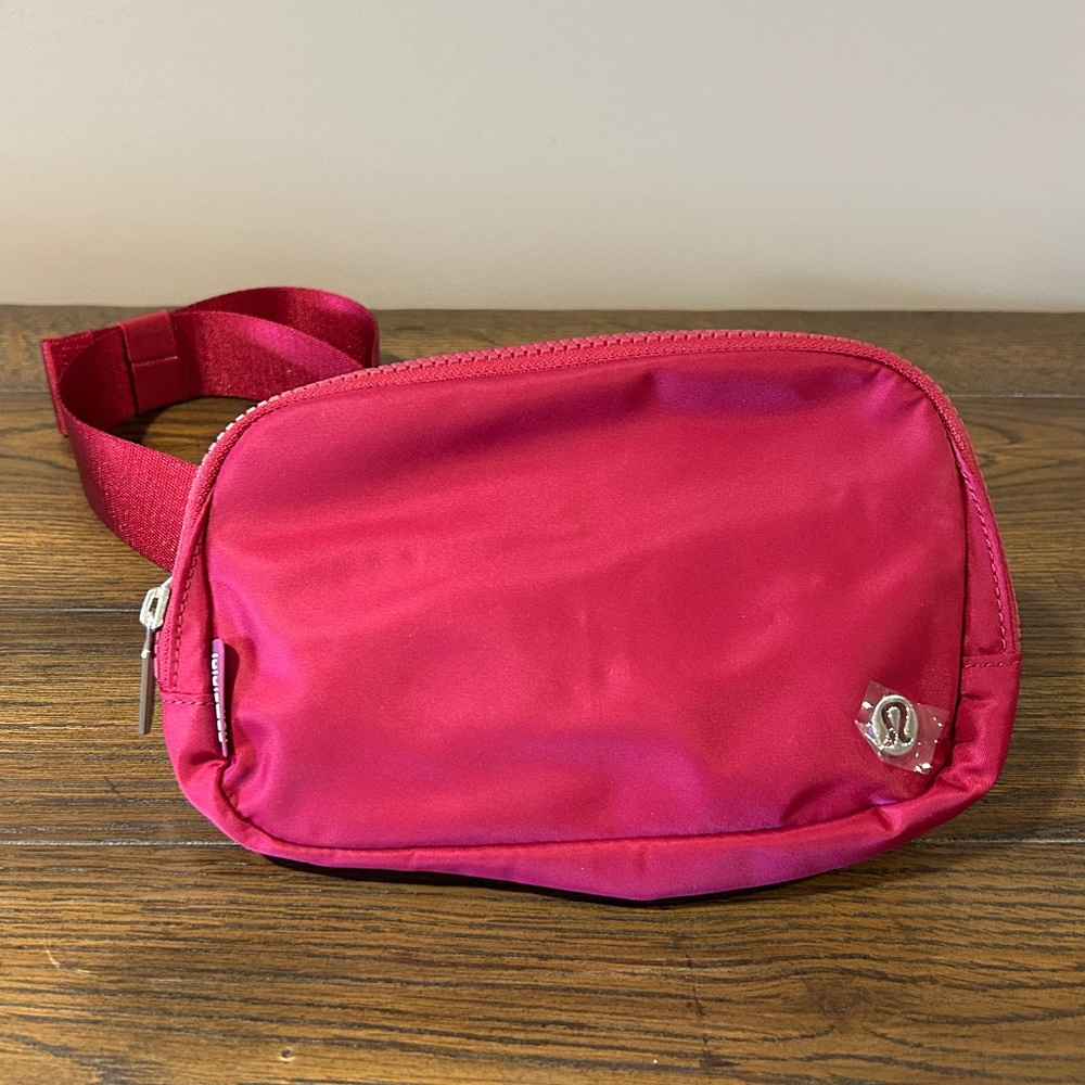 NWT Wild Berry lululemon Everywhere Belt Bag